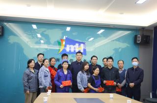 澧縣縣委副書記、縣長(zhǎng)王啟武蒞臨湖南萌恒慰問一線員工